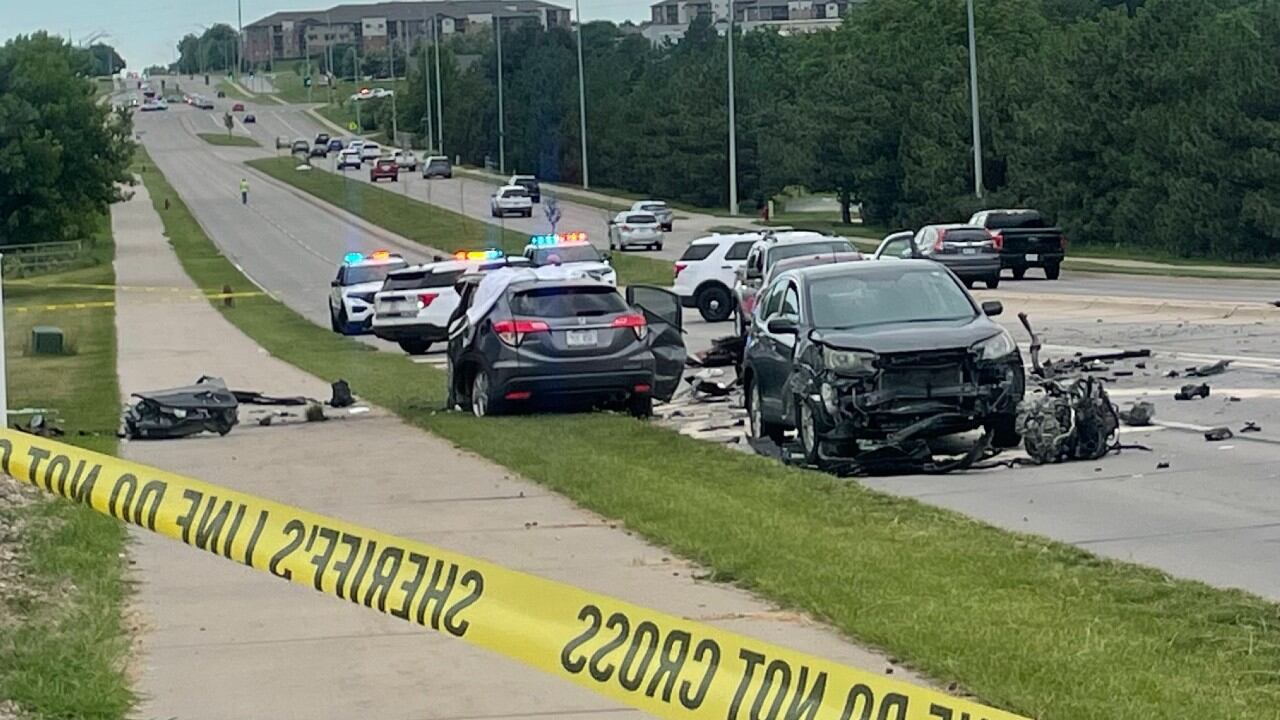 Lincoln man killed, engine ejected in four-vehicle crash along South 84th Street - Vimarsana News